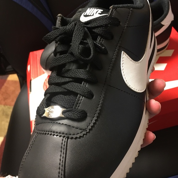 Black Leather Cortez size 9.5 - Picture 2 of 8